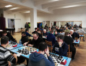 Pohled od 1. šachovnice utkání KP I MKS Vyškov-Duras Brno.jpg