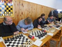 3.-8. šachovnice hostů se připravuje k utkání.jpg