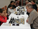 Na páté šachovnici zvítězila vyškovská šachová naděje Rafael Provazník s Peterem Kačalkou.jpg
