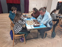 Na 1. šachovnici hraje Kristýna Dorazilová s Jirkou Jakubčíkem.jpg