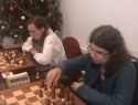 Radka hraje na 2. šachovnici, na první je WGM Eva Kulovaná.jpg